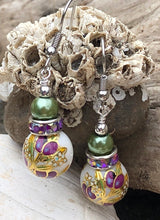 Load image into Gallery viewer, Tensha bead and Crystal Earrings