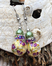 Load image into Gallery viewer, Tensha bead and Crystal Earrings