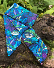 Load image into Gallery viewer, Neck Cooler - Turquoise Groovy