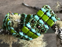 Load image into Gallery viewer, Beaded Bracelet - Olive and blue