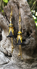 Load image into Gallery viewer, Tulip Style Earrings - Black Dangles
