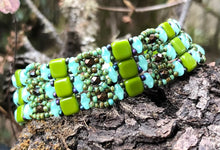 Load image into Gallery viewer, Beaded Bracelet - Olive and blue