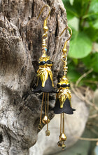 Load image into Gallery viewer, Tulip Style Earrings - Black Dangles
