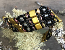 Load image into Gallery viewer, Beaded Bracelet - Black and Metallic