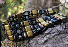 Load image into Gallery viewer, Beaded Bracelet - Black and Metallic
