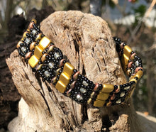 Load image into Gallery viewer, Beaded Bracelet - Black and Metallic