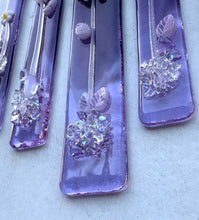 Load image into Gallery viewer, Daisies and Dragonflies Wind Chimes