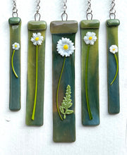 Load image into Gallery viewer, Simply Daisies Wind Chimes