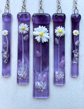 Load image into Gallery viewer, Daisies and Dragonflies Wind Chimes