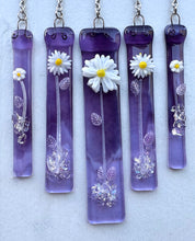 Load image into Gallery viewer, Daisies and Dragonflies Wind Chimes