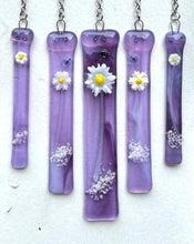 Load image into Gallery viewer, Daisies and Dragonflies Wind Chimes