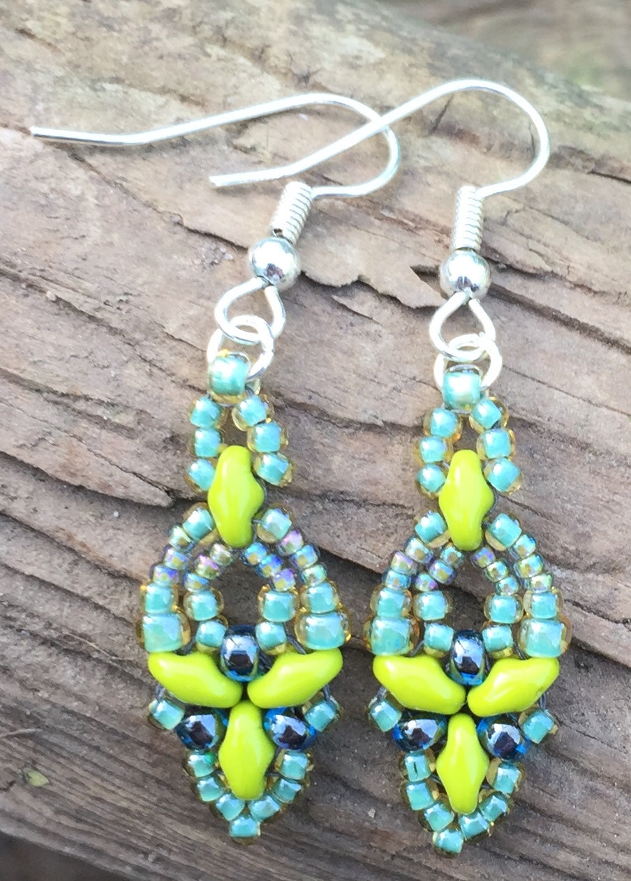 Hummingbird Earrings - Lime Seafoam