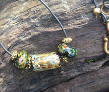 Load image into Gallery viewer, Lampwork Glass Necklace - Simplicity
