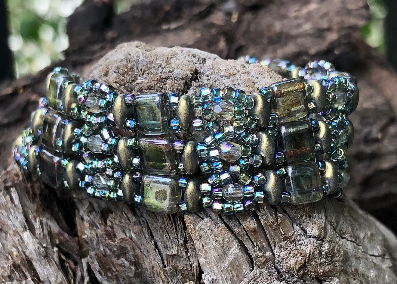 Beaded Bracelet - Gray Iridescent Brocade