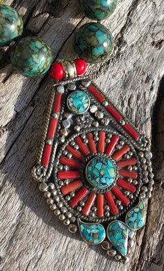 Mineral Necklace - Nepalese Pendant Necklace and Earrings Set