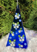 Load image into Gallery viewer, Holiday ornaments - Blue with White Daisies
