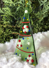 Load image into Gallery viewer, Holiday ornaments - Traditional Colors